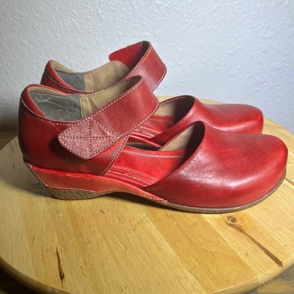 Spring Step womens L'artiste Red Glossy Leather Mary Jane size 40/  9- 9.5 - Picture 1 of 9